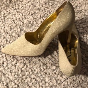 Ivory fabric pump